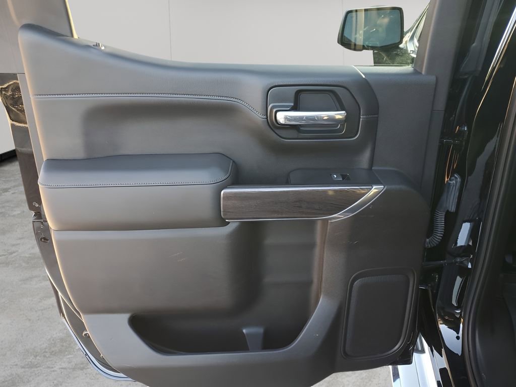 Used 2020 Chevrolet Silverado 1500 LTZ w/ LTZ Premium Package image 17