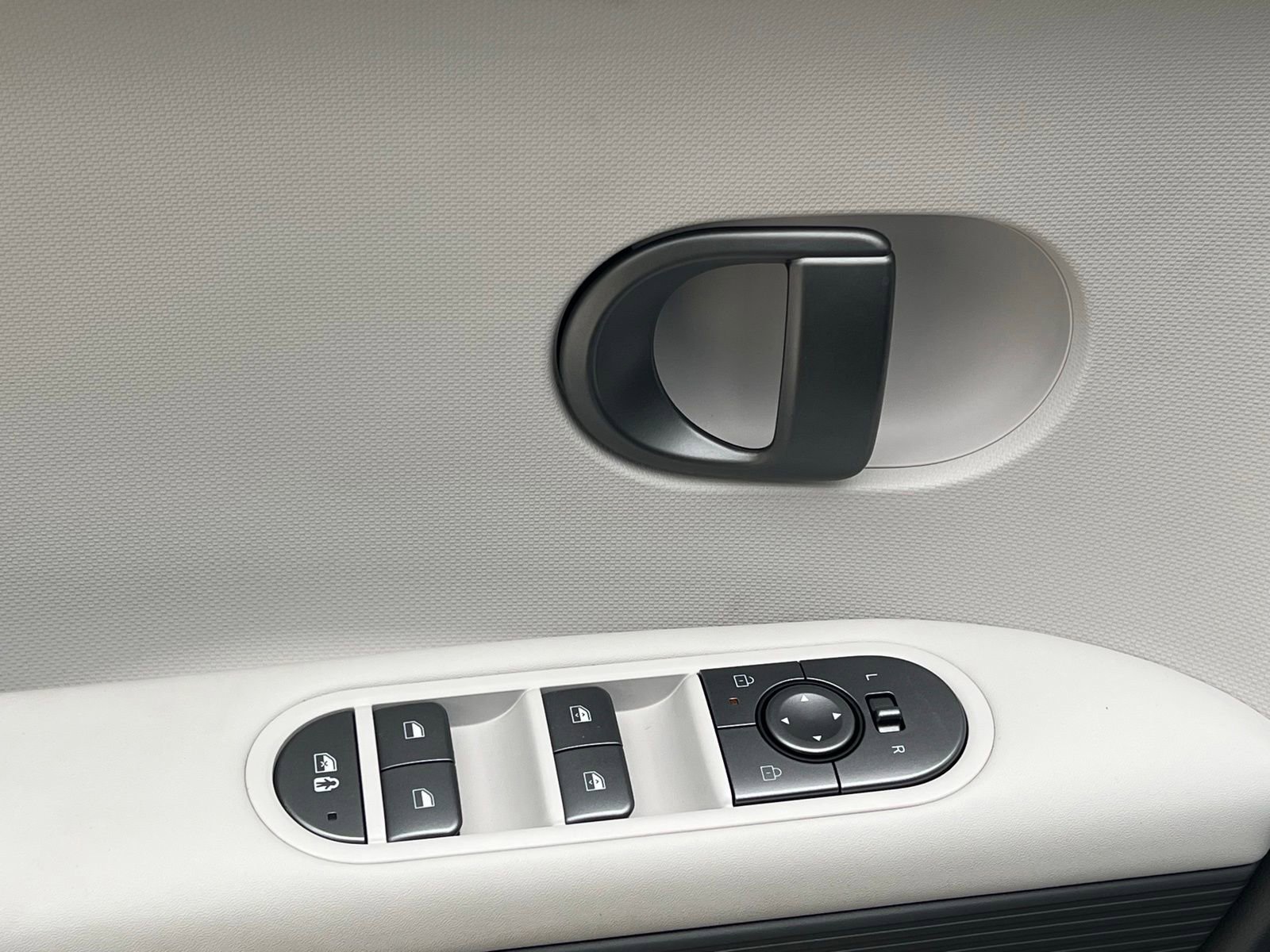New 2026 Hyundai Ioniq 5 SEL RWD image 23