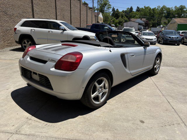 Used 2002 Toyota MR2 RWD image 3