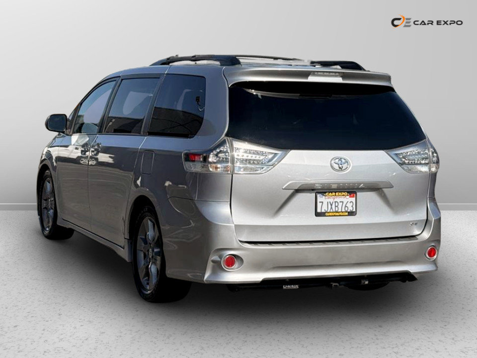 Used 2015 Toyota Sienna SE Premium image 5