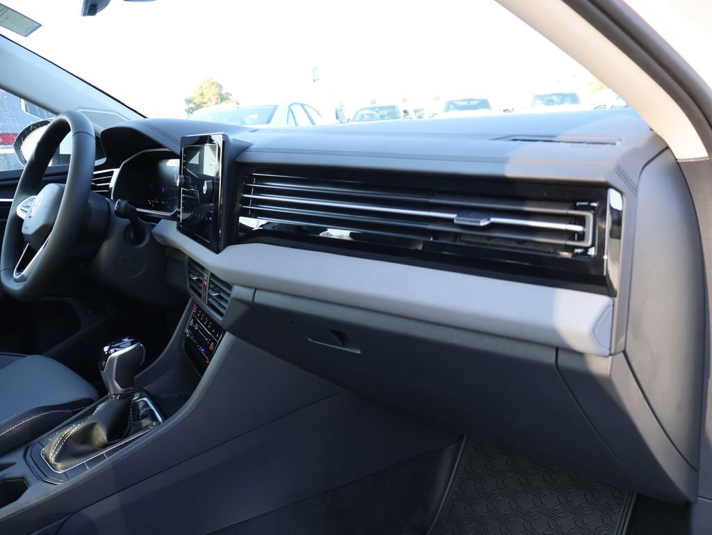 New 2026 Volkswagen Jetta SE FWD image 12