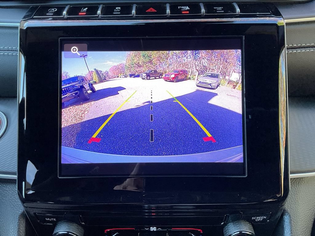 Used 2025 Jeep Grand Cherokee Laredo RWD image 21