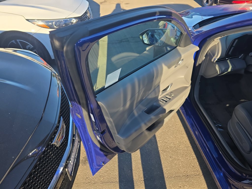 Used 2022 Hyundai Elantra Blue w/ Cargo Package FWD image 9