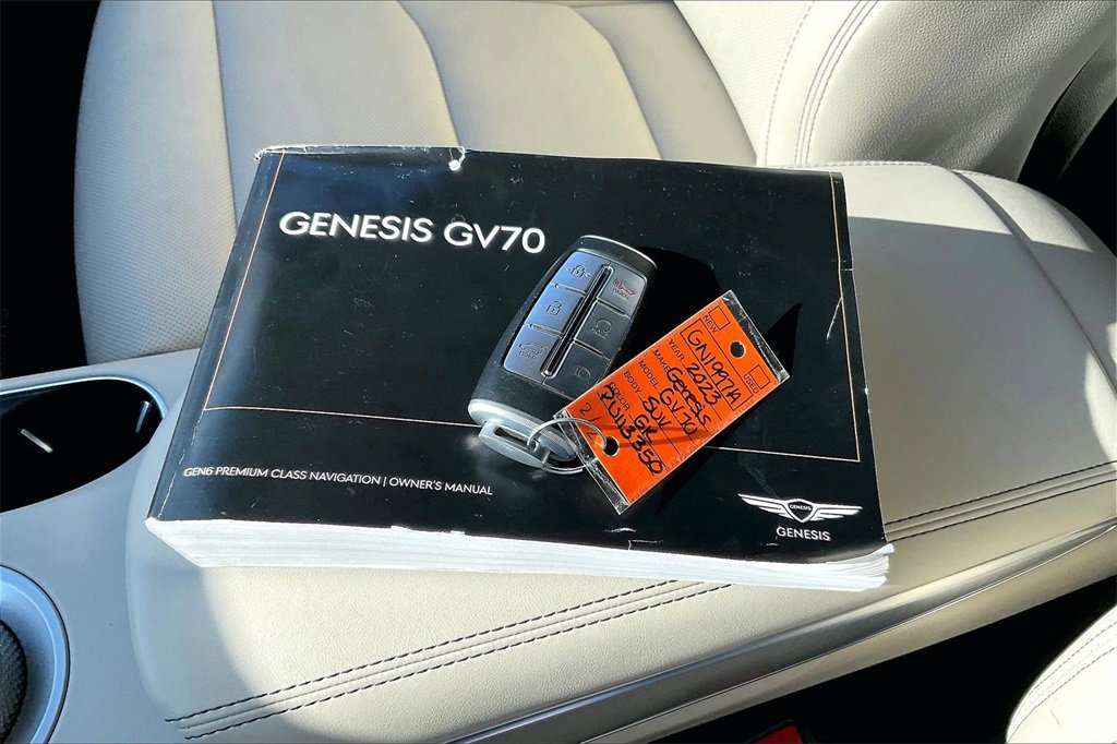 Used 2023 Genesis GV70 2.5T Select w/ Select Package image 33
