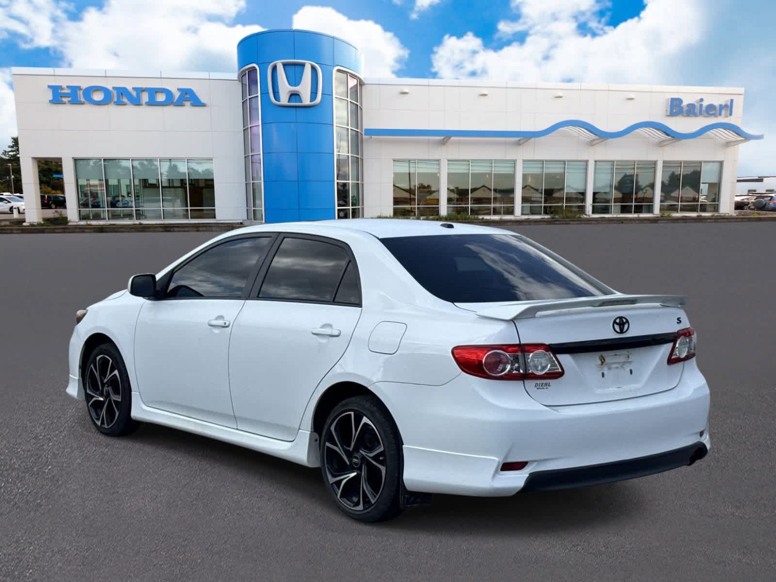 Used 2013 Toyota Corolla S w/ Premium Pkg FWD image 3