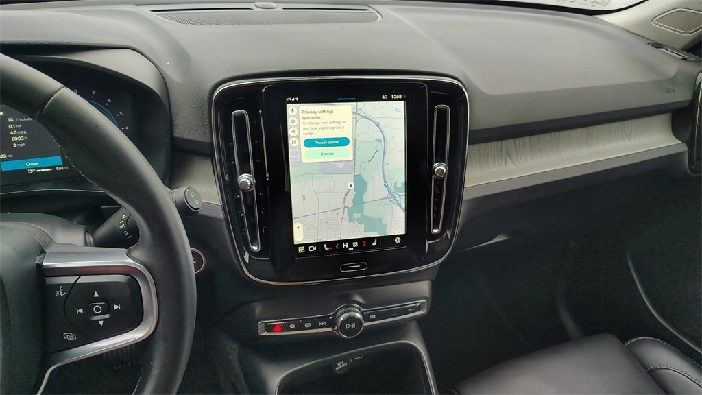 Certified 2025 Volvo XC40 B5 Plus image 18