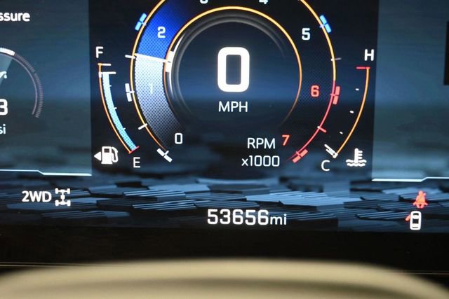Used 2025 Chevrolet Suburban Z71 AWD/4WD image 19