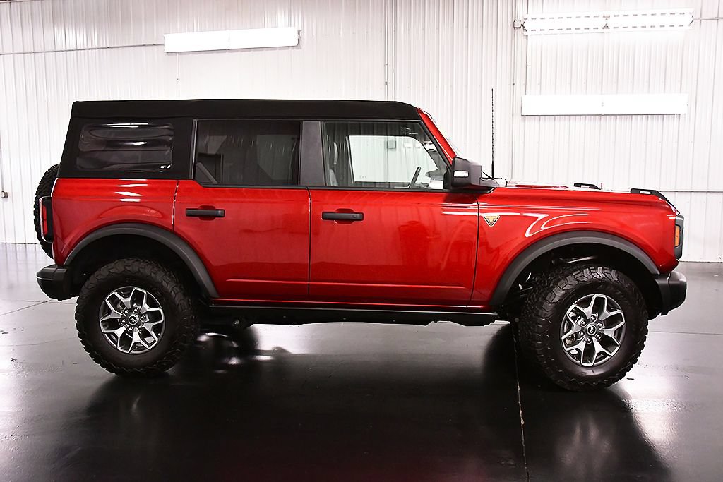 Used 2025 Ford Bronco Badlands AWD/4WD image 9