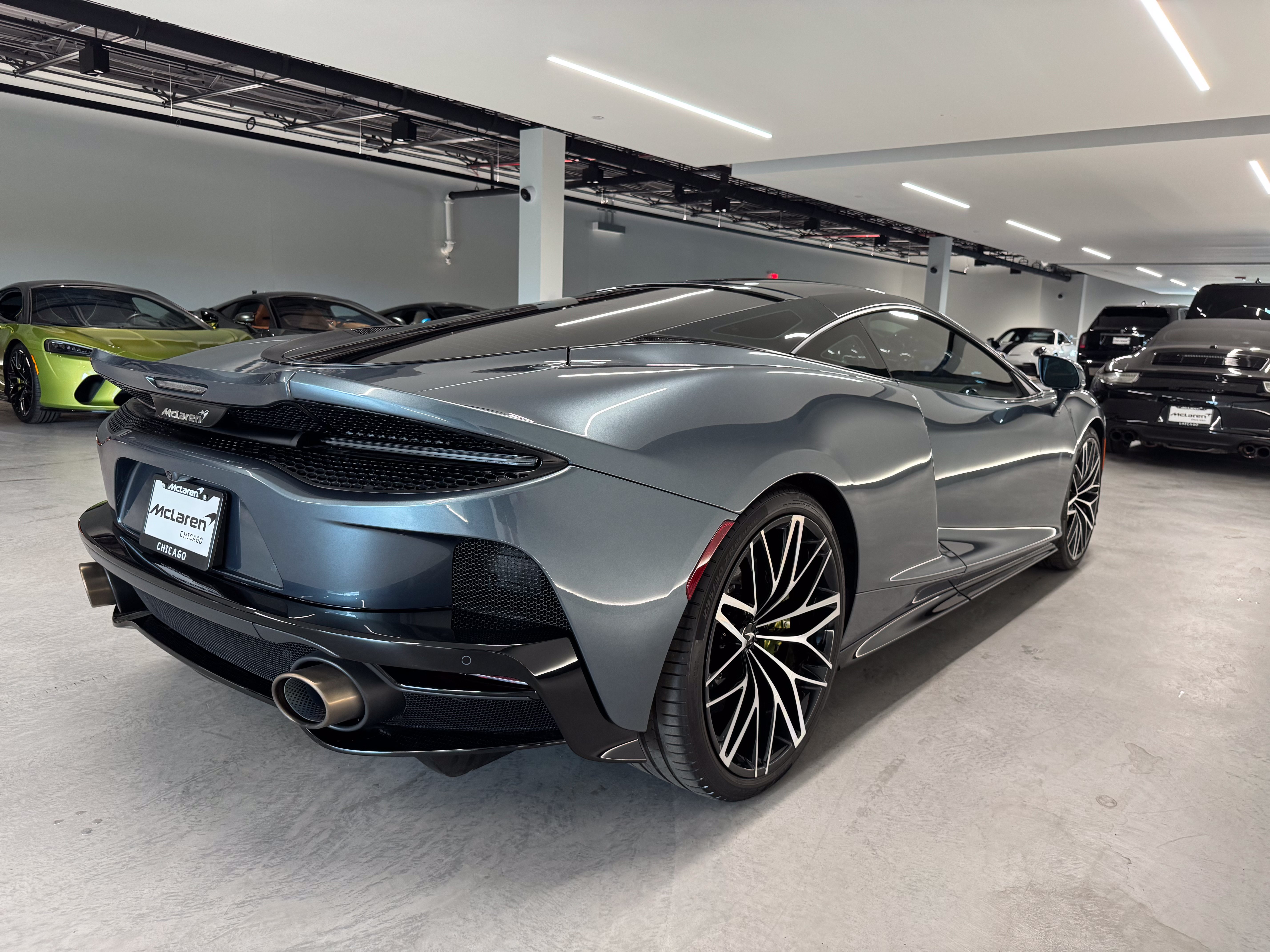 Used 2023 McLaren GT RWD image 4