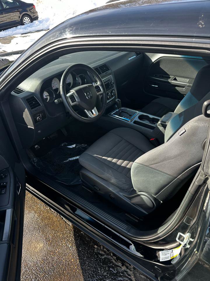 Used 2012 Dodge Challenger R/T image 8