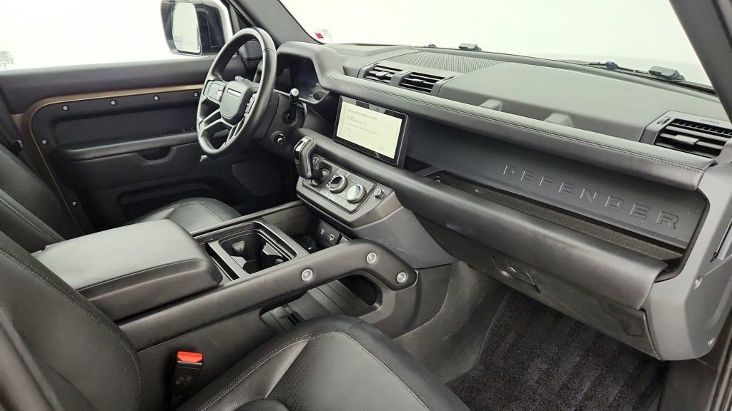 Used 2024 Land Rover Defender 110 X-Dynamic SE image 25