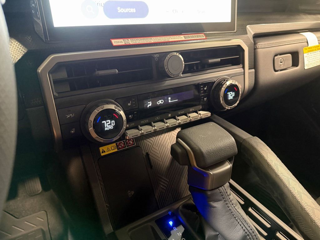 Used 2025 Toyota 4Runner Limited w/ Tow Technology Package image 73