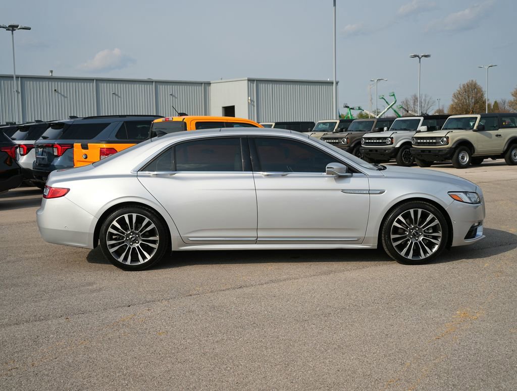 Used 2019 Lincoln Continental Reserve image 4