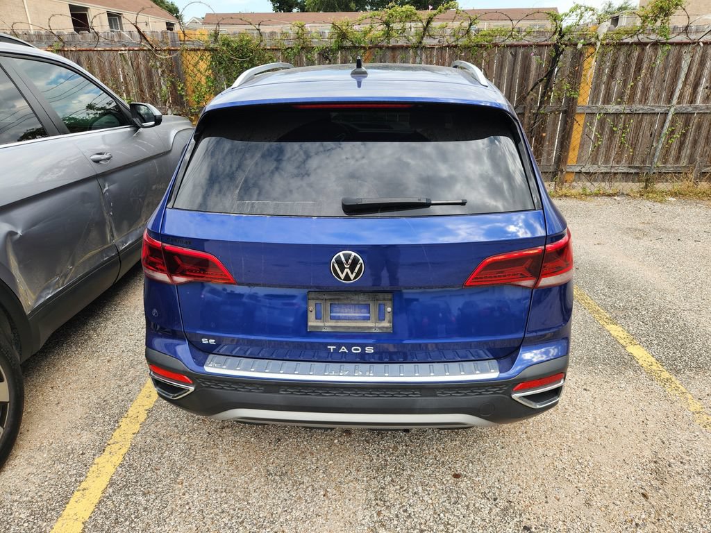 Used 2023 Volkswagen Taos SE FWD image 4