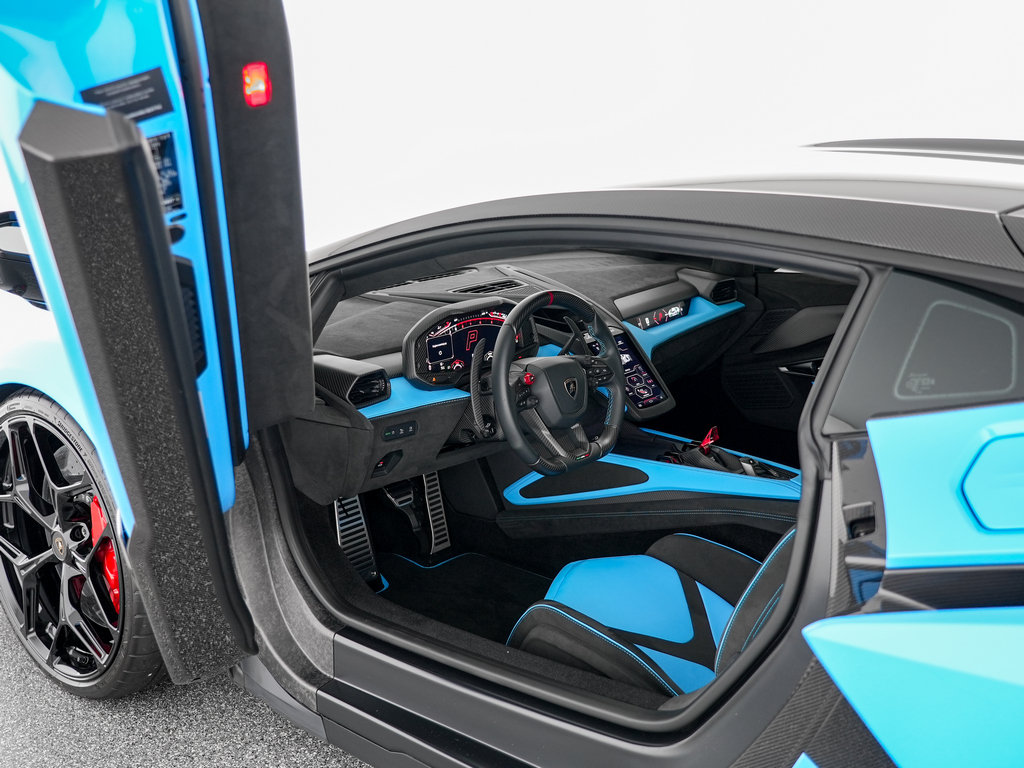 Used 2026 Lamborghini Revuelto AWD/4WD image 12