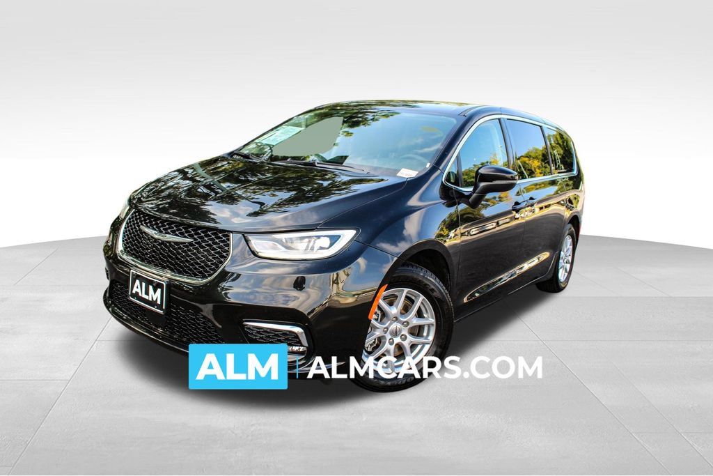 Used 2023 Chrysler Pacifica Touring-L FWD image 1