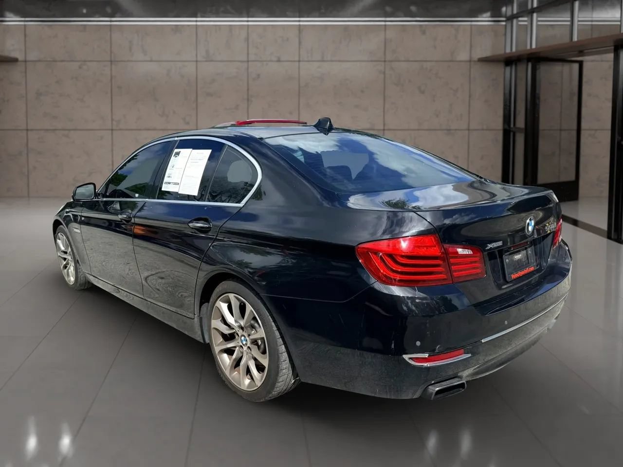 Used 2015 BMW 550i xDrive Sedan w/ Technology Package AWD/4WD image 5