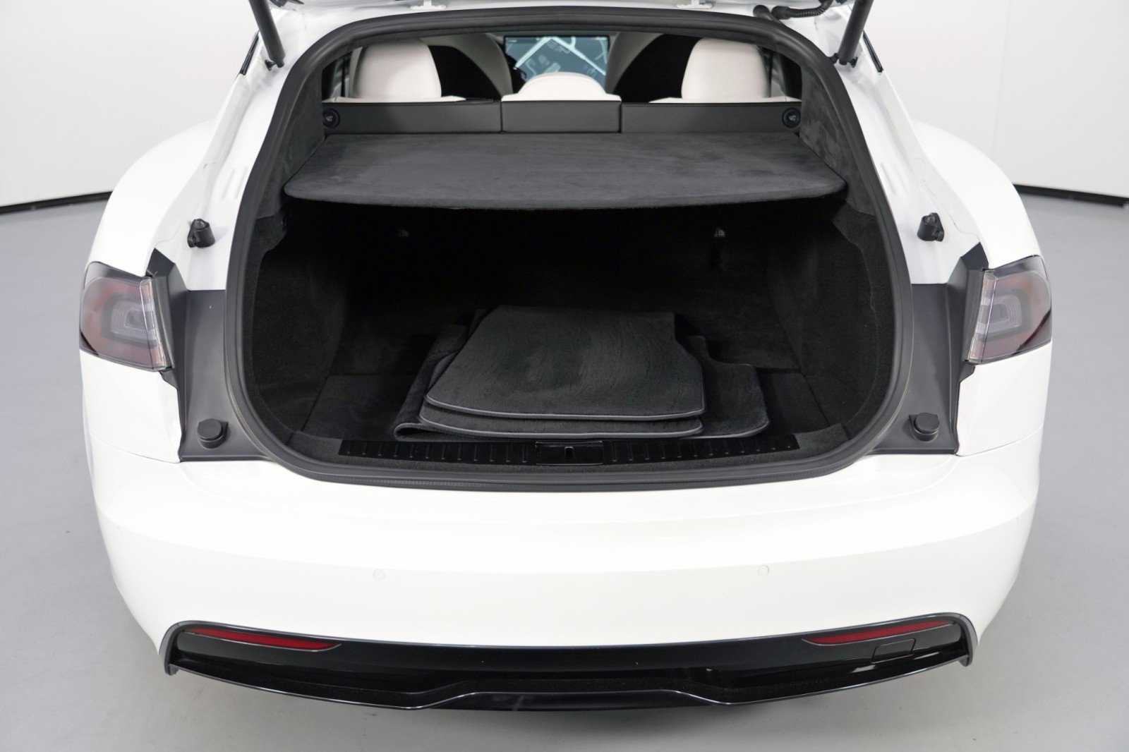 Used 2021 Tesla Model S Plaid image 10