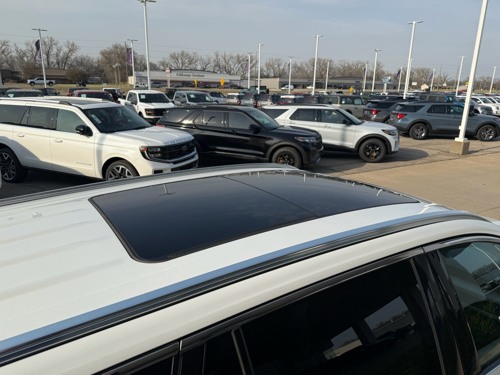 Used 2020 Lincoln Aviator Reserve w/ Equipment Group 201A image 15