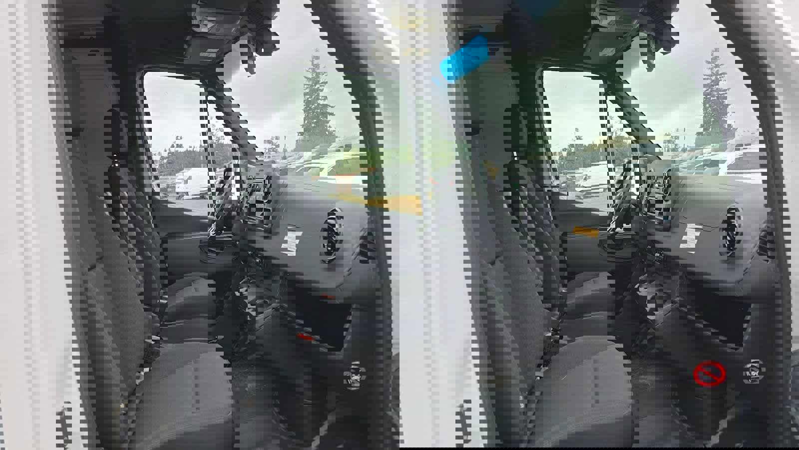 Used 2024 Mercedes-Benz Sprinter 4500 image 11