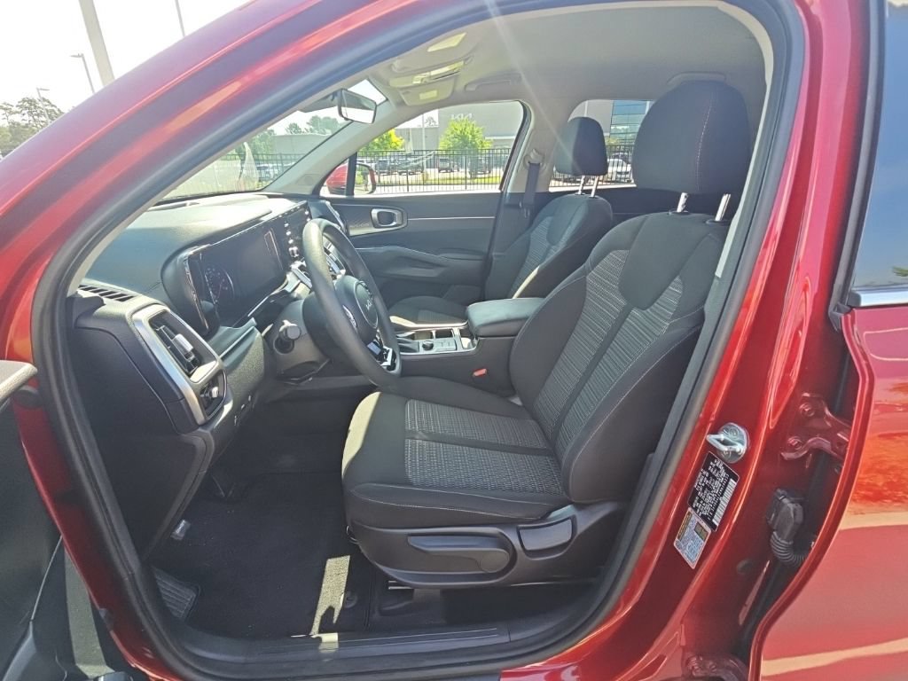 Used 2022 Kia Sorento LX FWD image 12