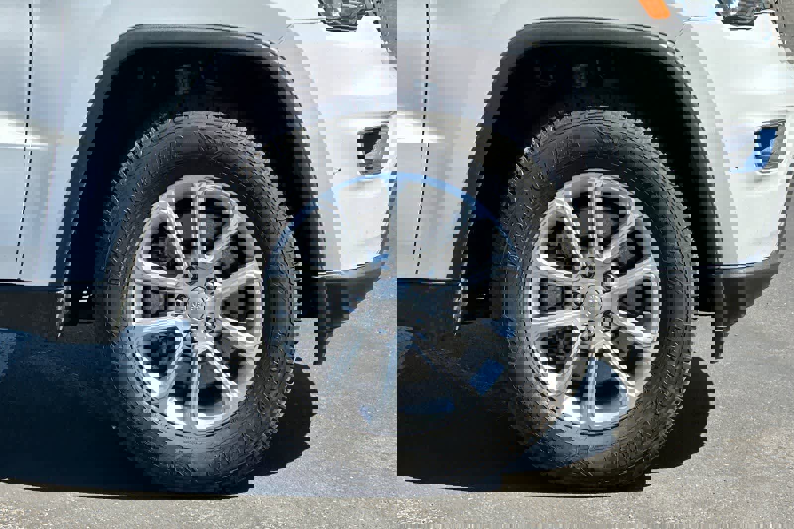 Used 2021 Jeep Grand Cherokee Laredo image 30