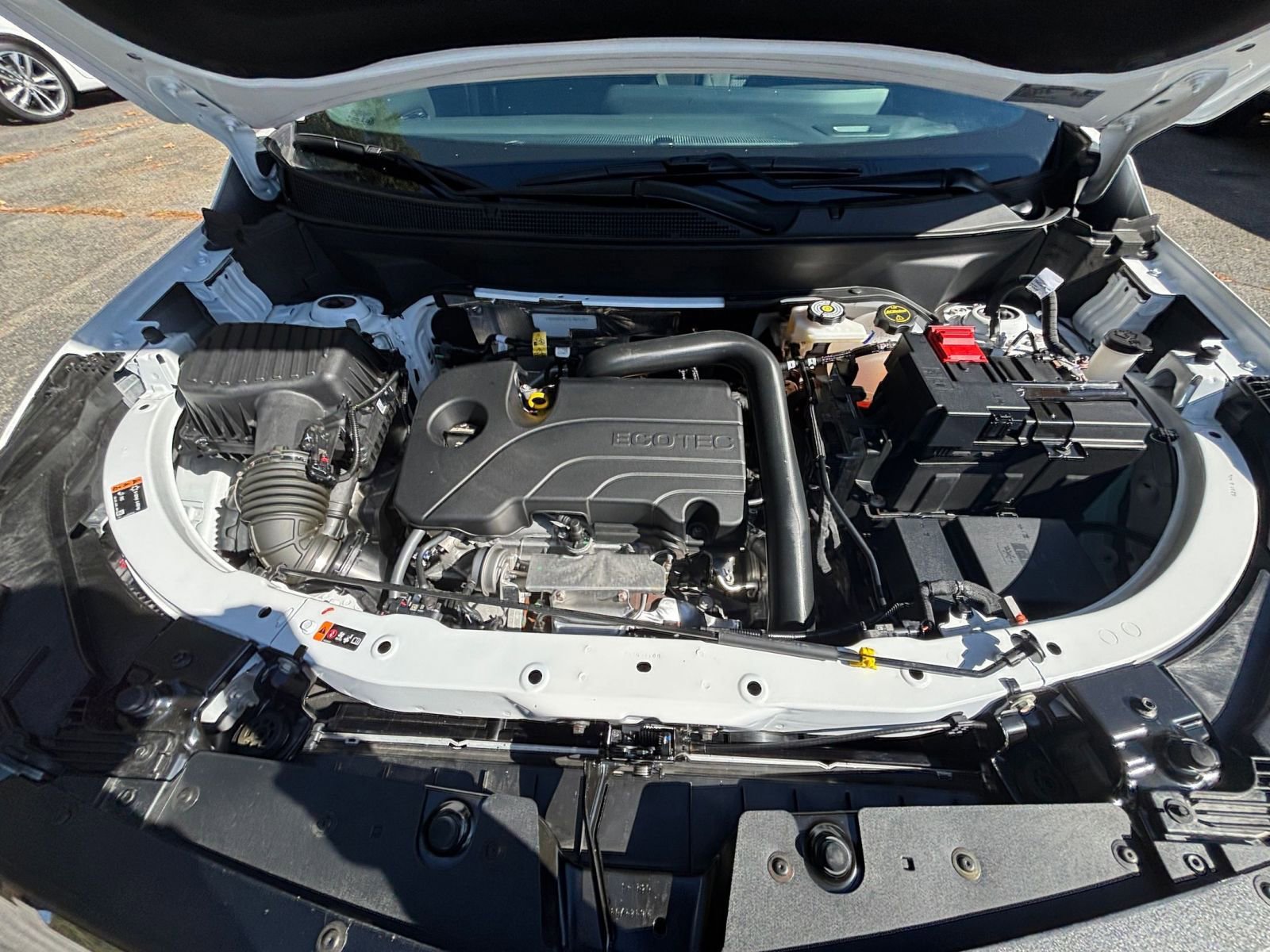 Used 2025 Chevrolet Equinox LT image 32