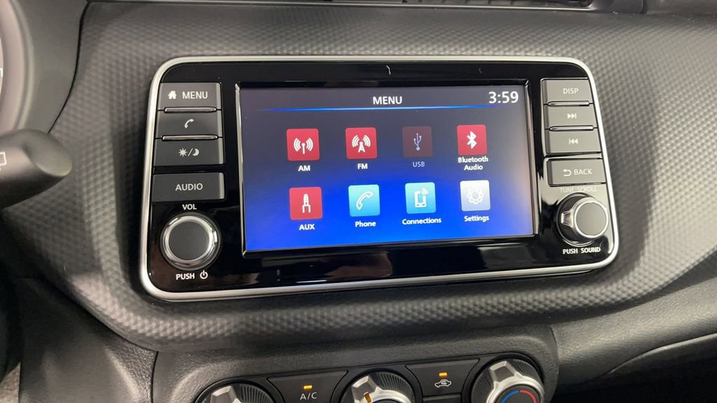 New 2025 Nissan Kicks Play S image 21