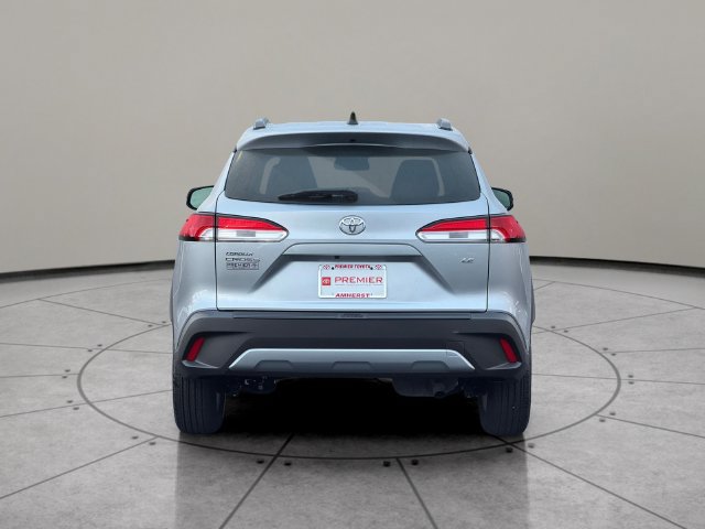 Certified 2025 Toyota Corolla Cross LE w/ Moonroof Package FWD image 5