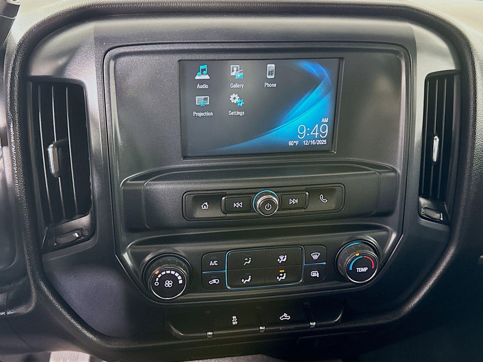 Used 2018 Chevrolet Silverado 1500 Custom image 17