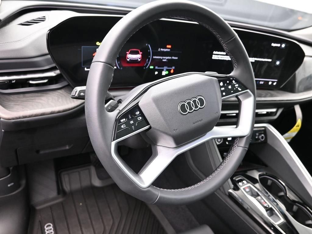 Used 2025 Audi Q5 Premium Plus w/ Premium Plus AWD/4WD image 13