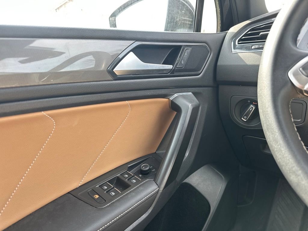 Used 2022 Volkswagen Tiguan SE image 19
