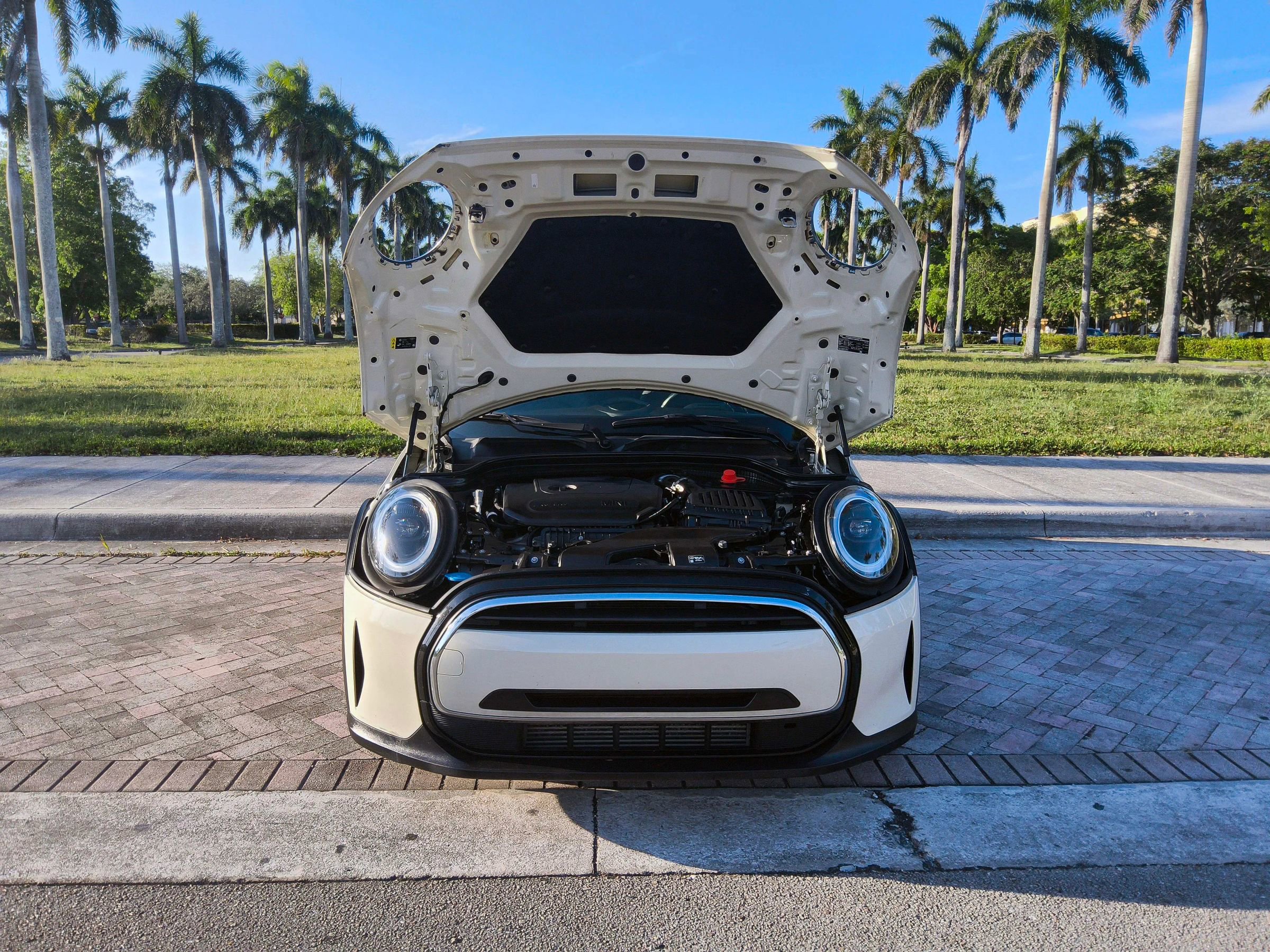 Used 2023 MINI Cooper 4-Door Hardtop FWD image 40