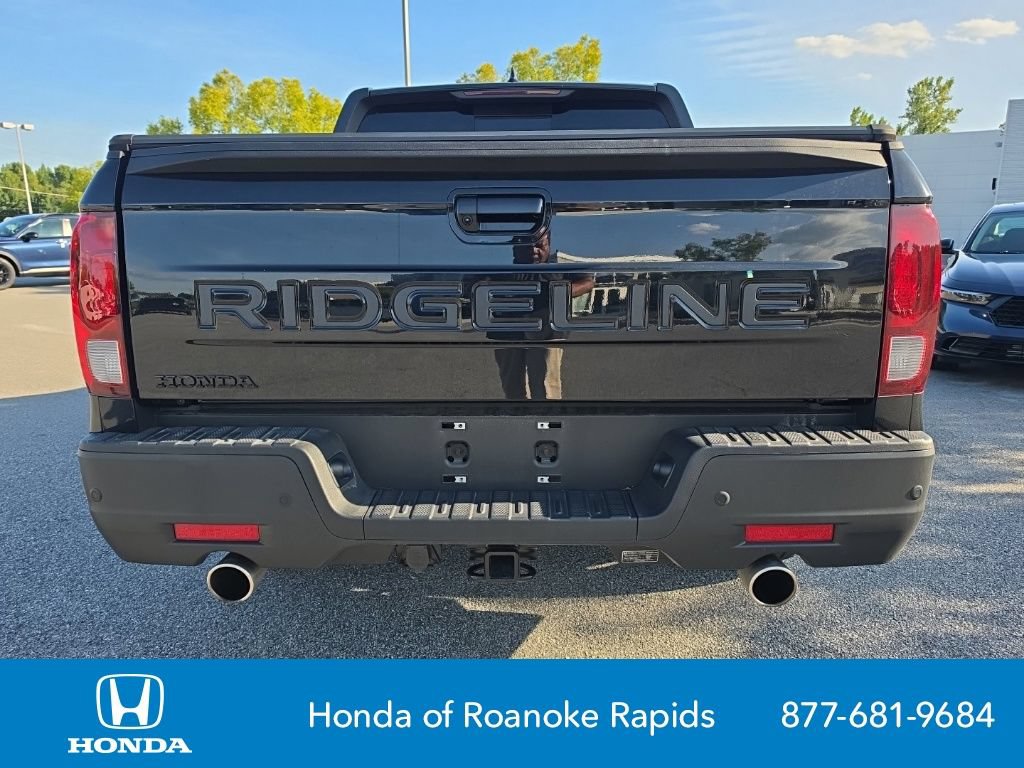 Used 2025 Honda Ridgeline Black Edition image 4