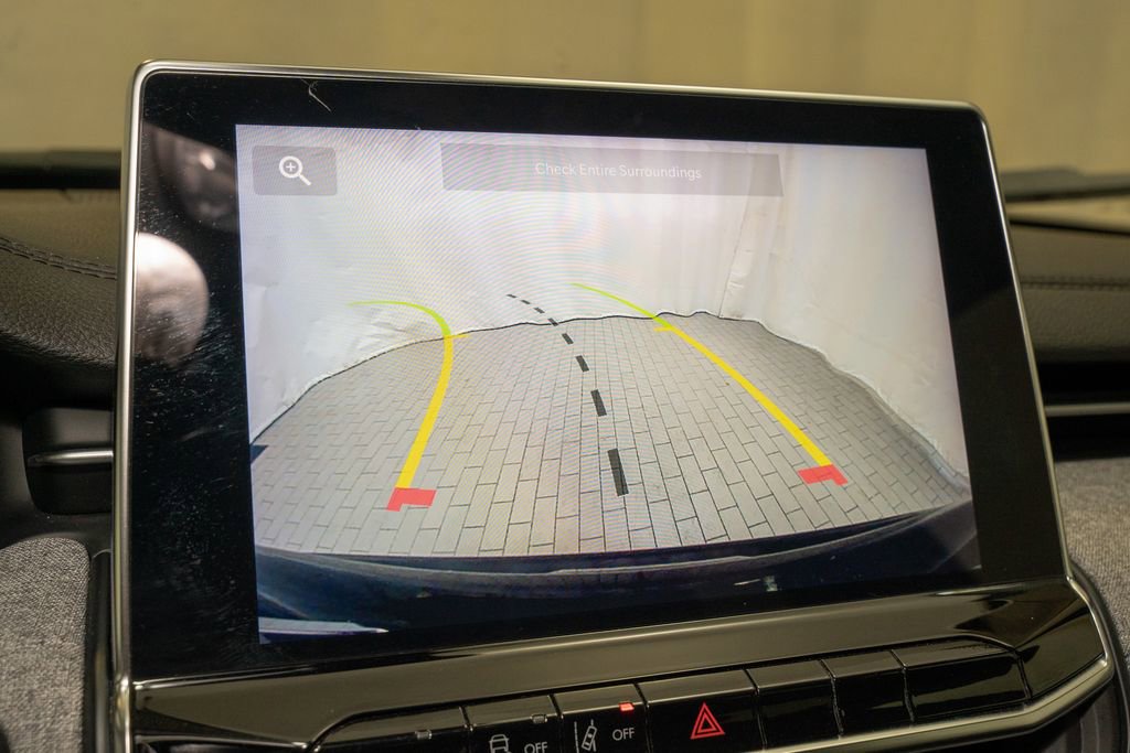 Used 2024 Jeep Compass Latitude image 13