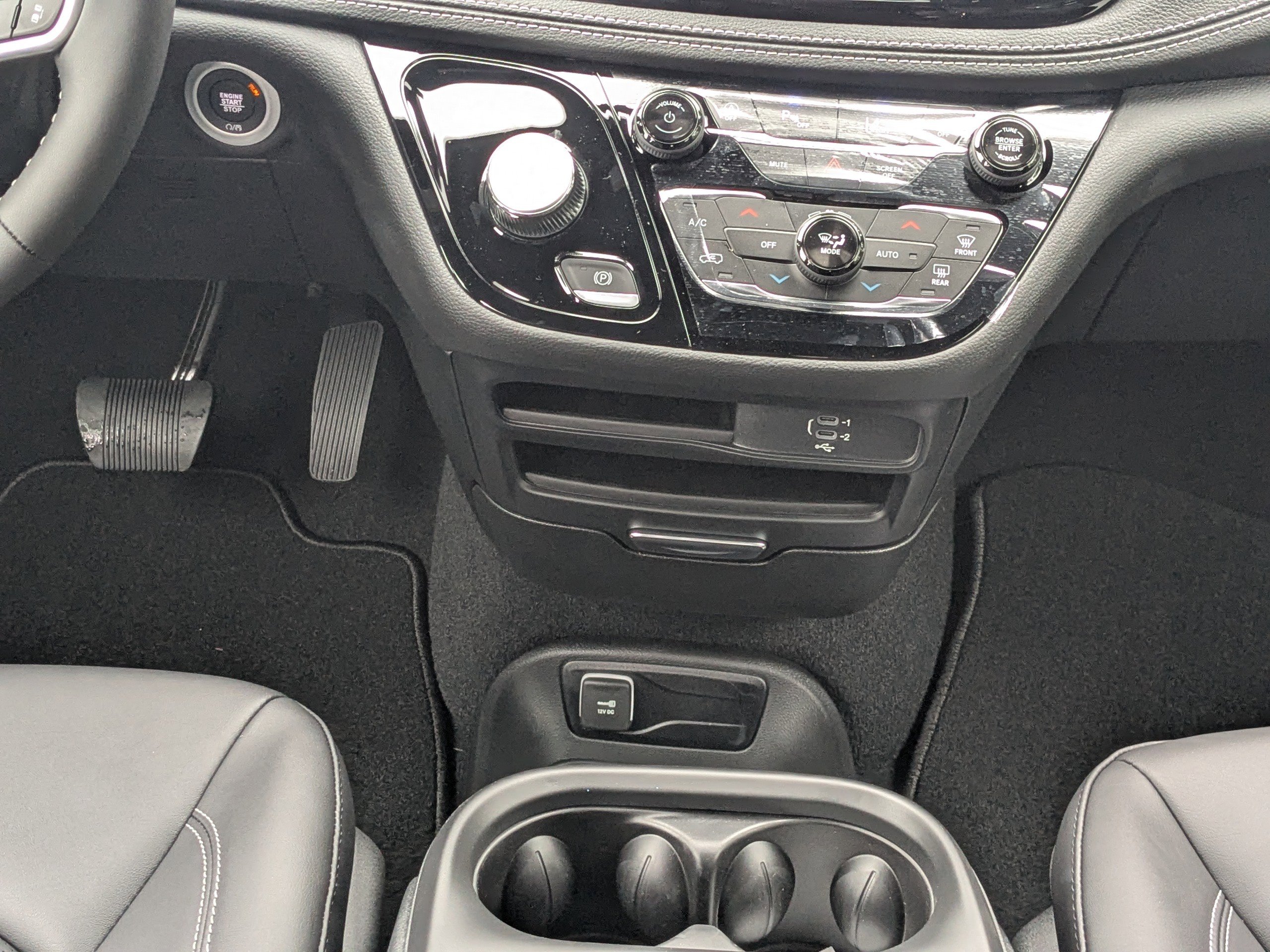 New 2026 Chrysler Pacifica Select FWD image 18
