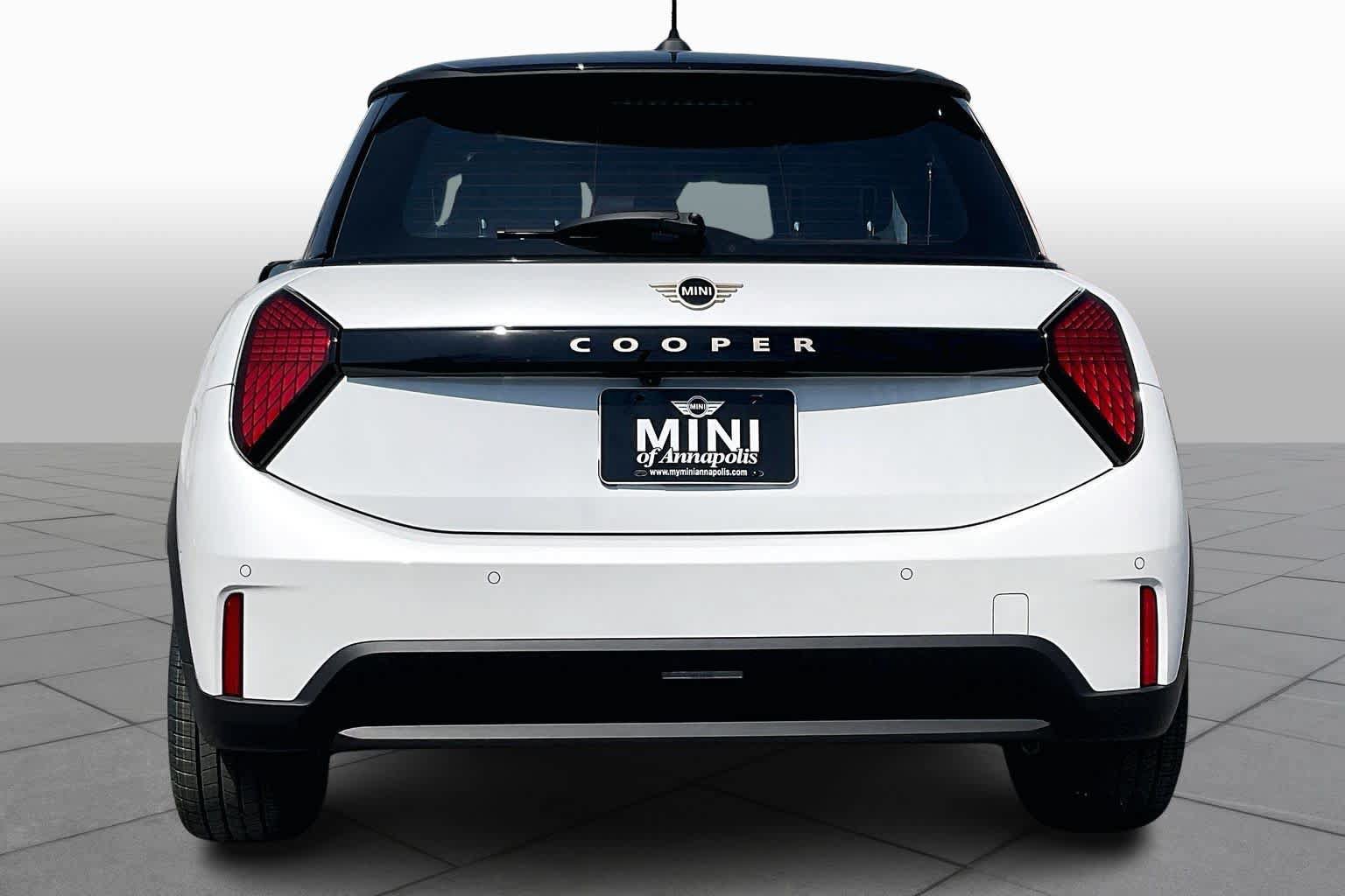 Used 2026 MINI Cooper 2-Door Hardtop FWD image 4