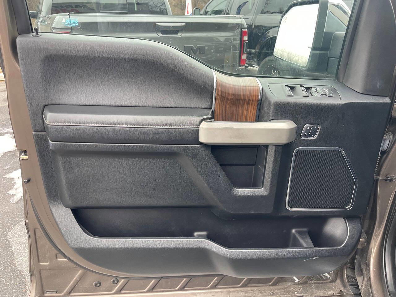 Used 2017 Ford F150 Lariat image 21