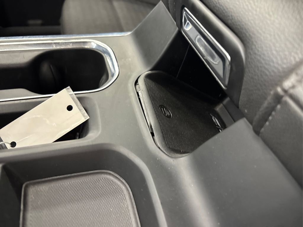 Used 2022 GMC Sierra 1500 Elevation w/ LPO, Elevation Black Package image 39