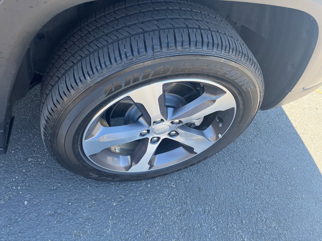 Used 2023 Jeep Grand Cherokee 4WD 4xe image 9