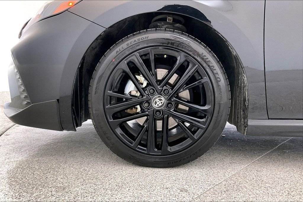 Used 2025 Toyota Camry SE image 12