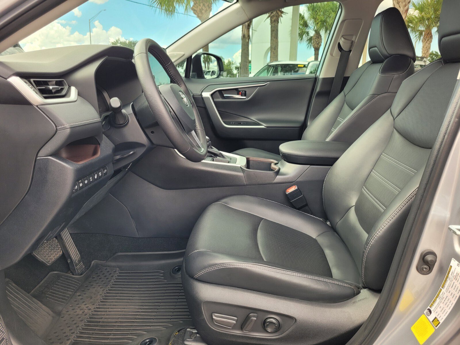 Used 2024 Toyota RAV4 Limited image 14