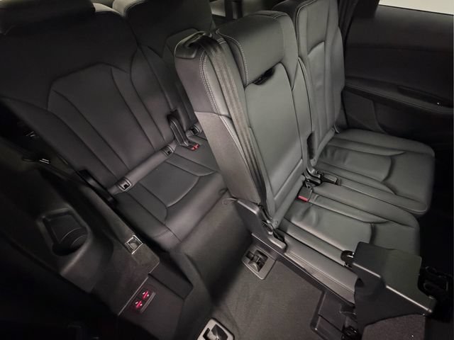 Used 2025 Audi Q7 3.0T Premium Plus AWD/4WD image 26