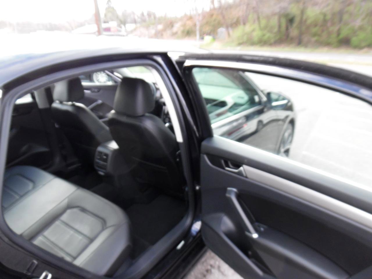 Used 2022 Volkswagen Passat 2.0T SE image 20