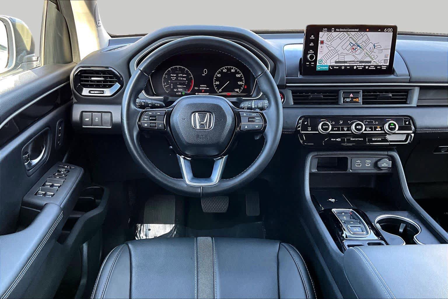 Used 2023 Honda Pilot Touring image 6