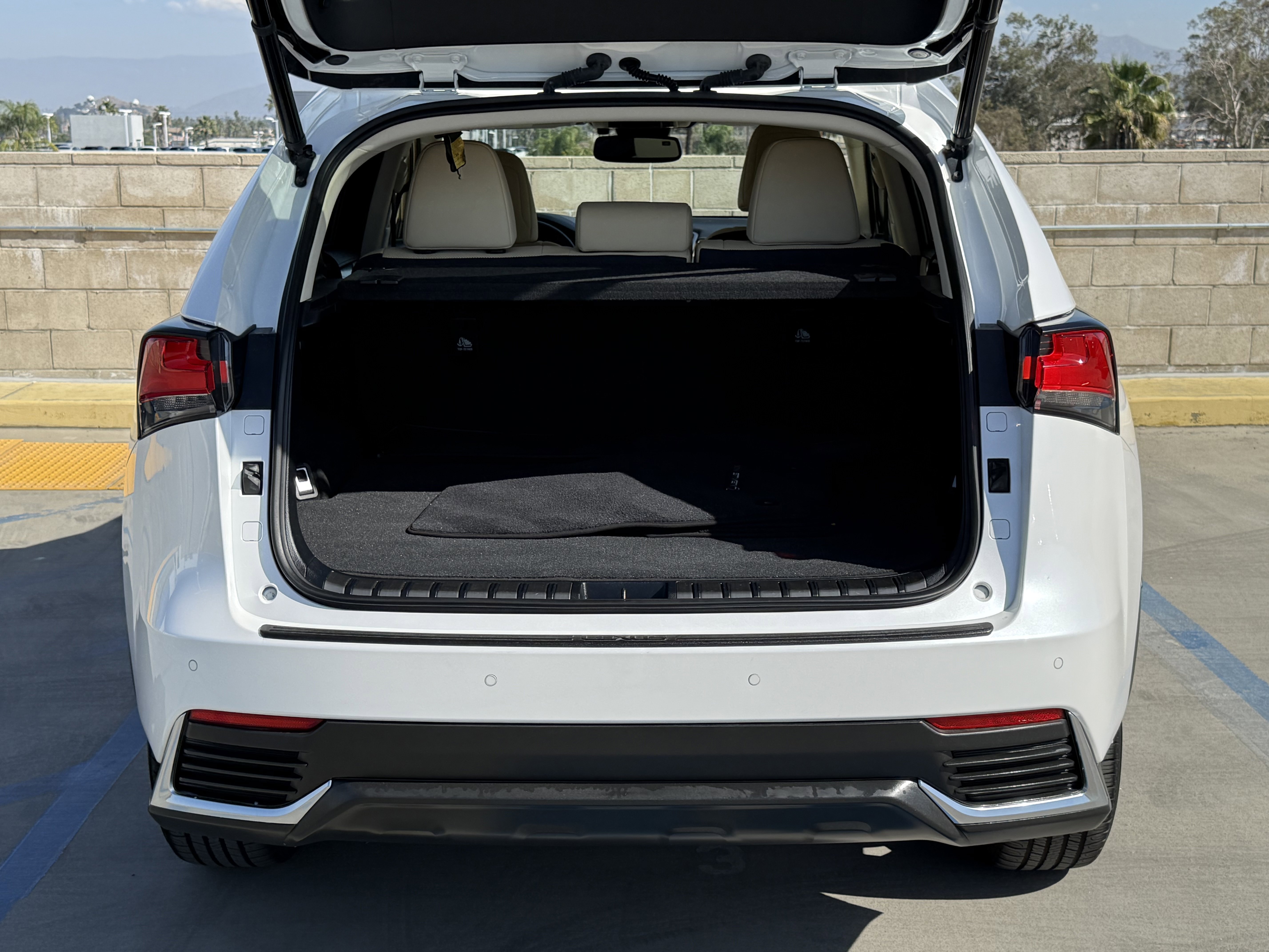 Used 2018 Lexus NX 300h AWD image 13