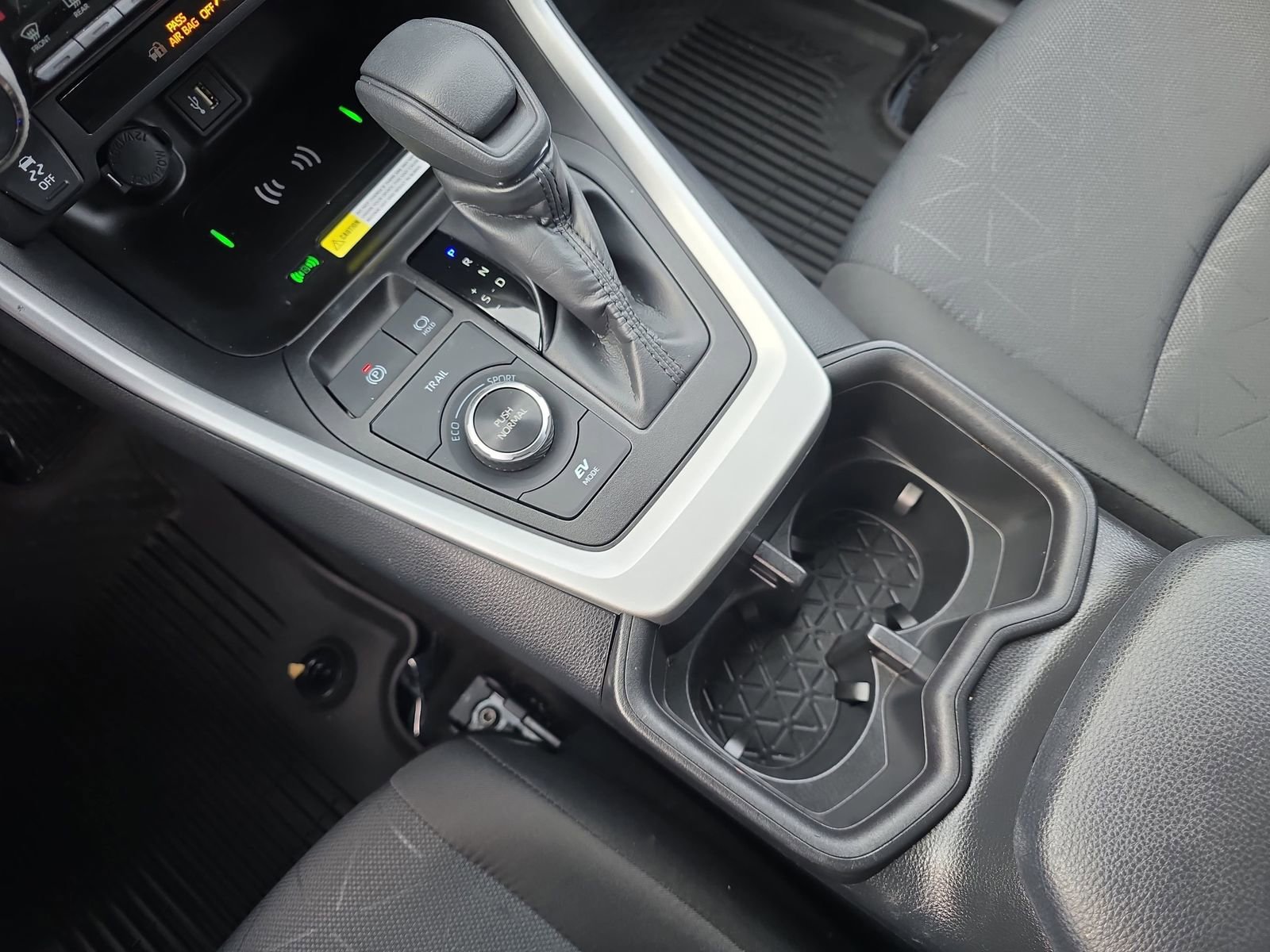 Used 2024 Toyota RAV4 XLE image 31