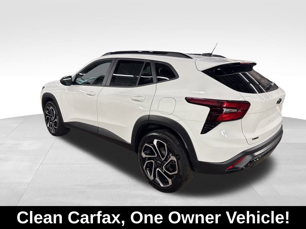 Used 2024 Chevrolet Trax RS w/ Driver Confidence Package image 3