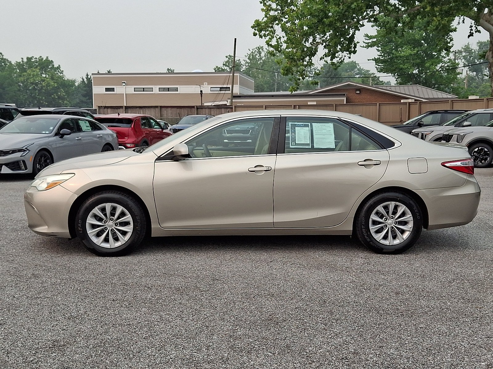 Used 2016 Toyota Camry LE FWD image 8
