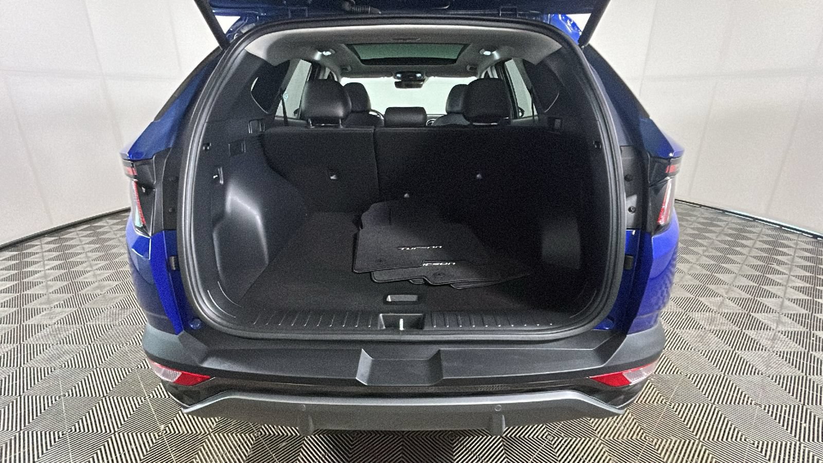 Used 2023 Hyundai Tucson Limited AWD/4WD image 32
